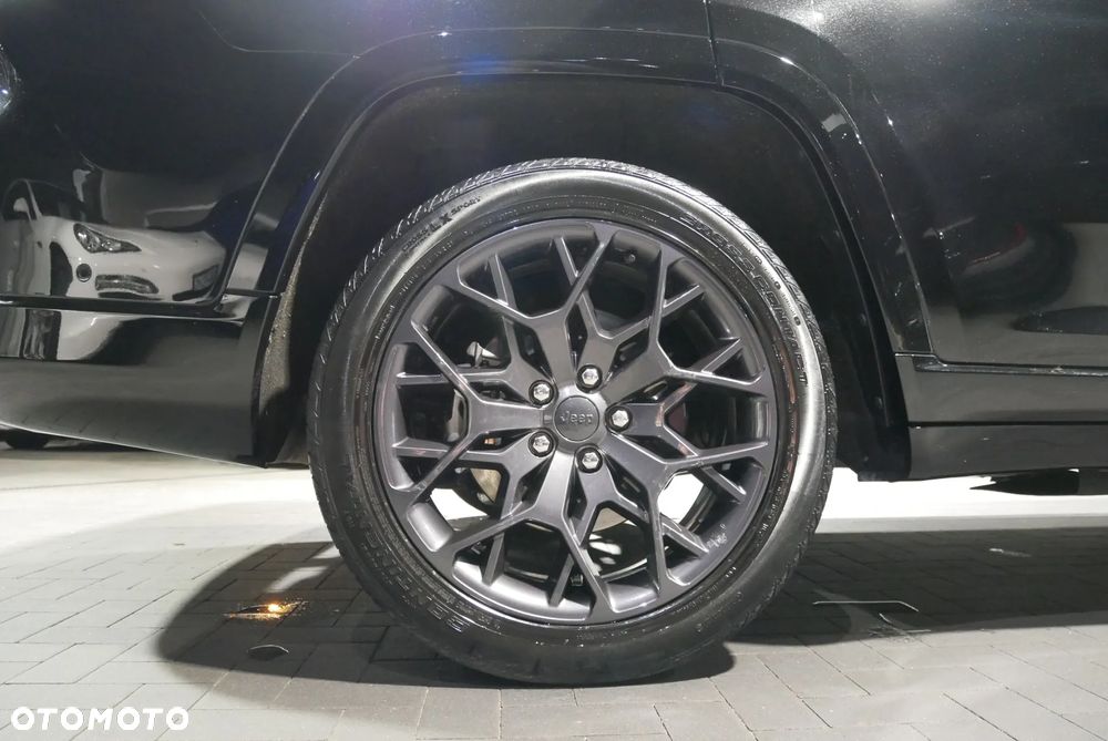 Jeep Grand Cherokee - 34