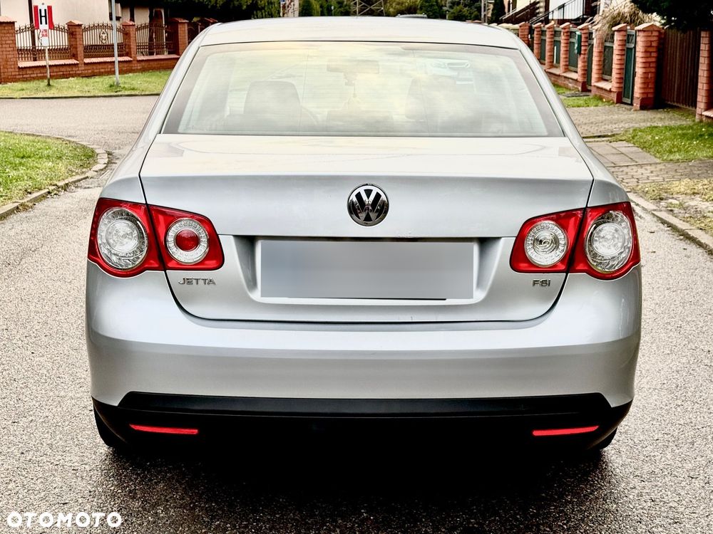Volkswagen Jetta - 6