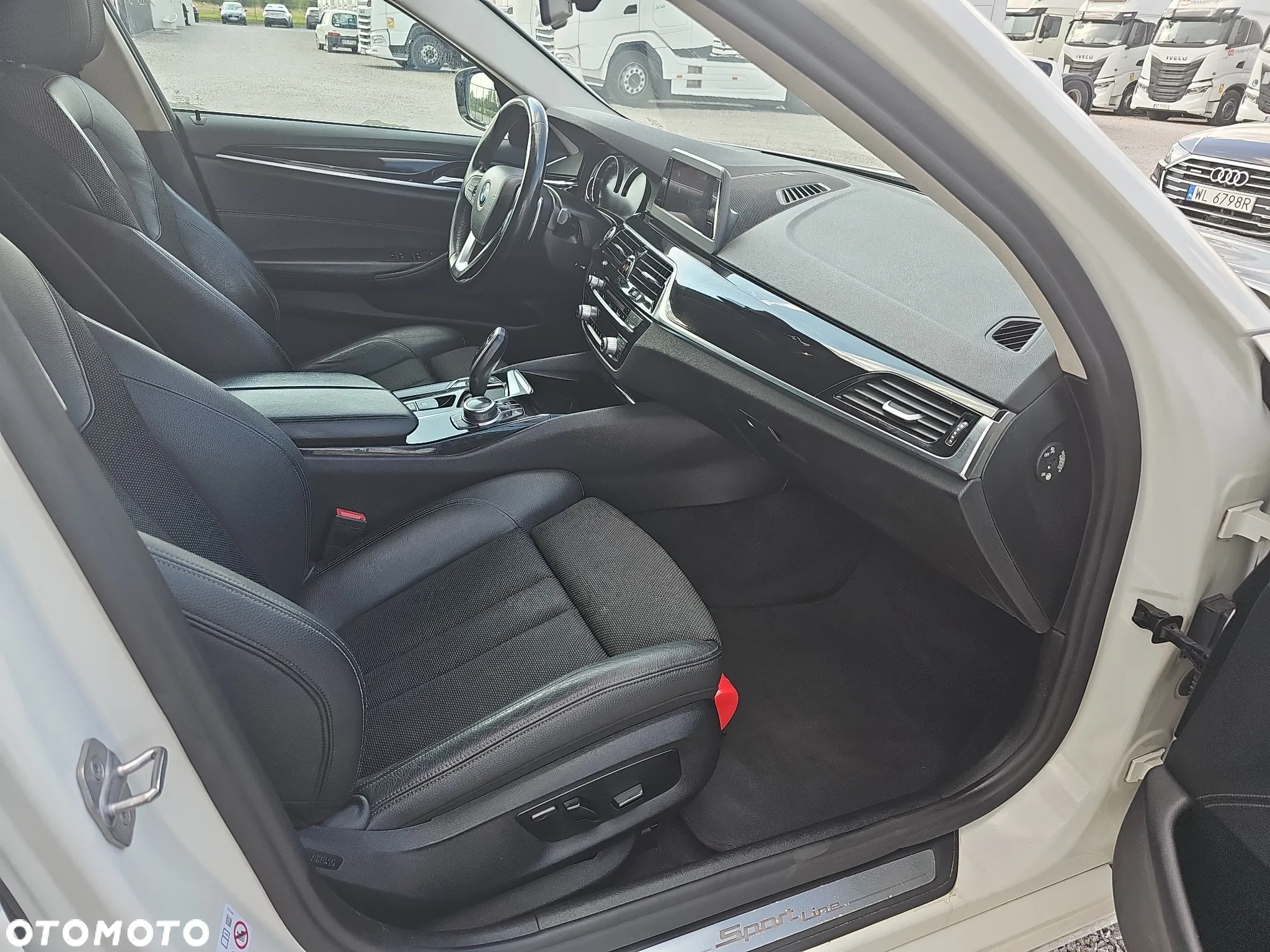BMW Seria 5 518d Sport Line - 22