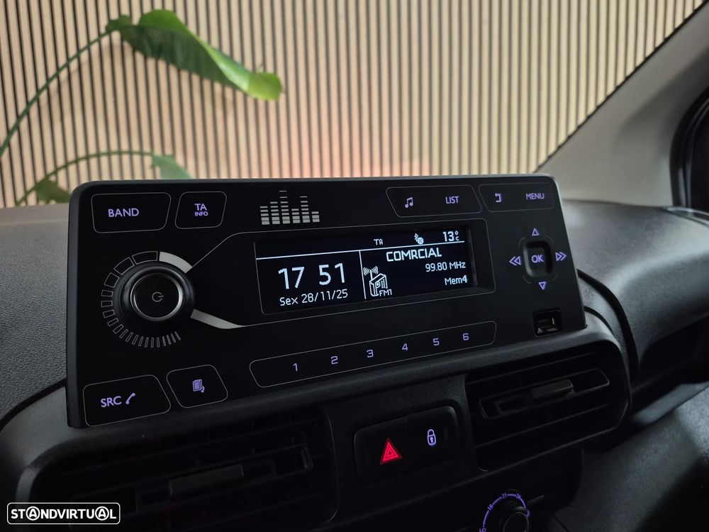 Peugeot Partner LONGA - 2023 - 100.000KM | GARANTIA | NAC - 3 LUG. - 15