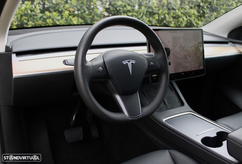 Tesla Model Y Long Range Dual Motor AWD - 23