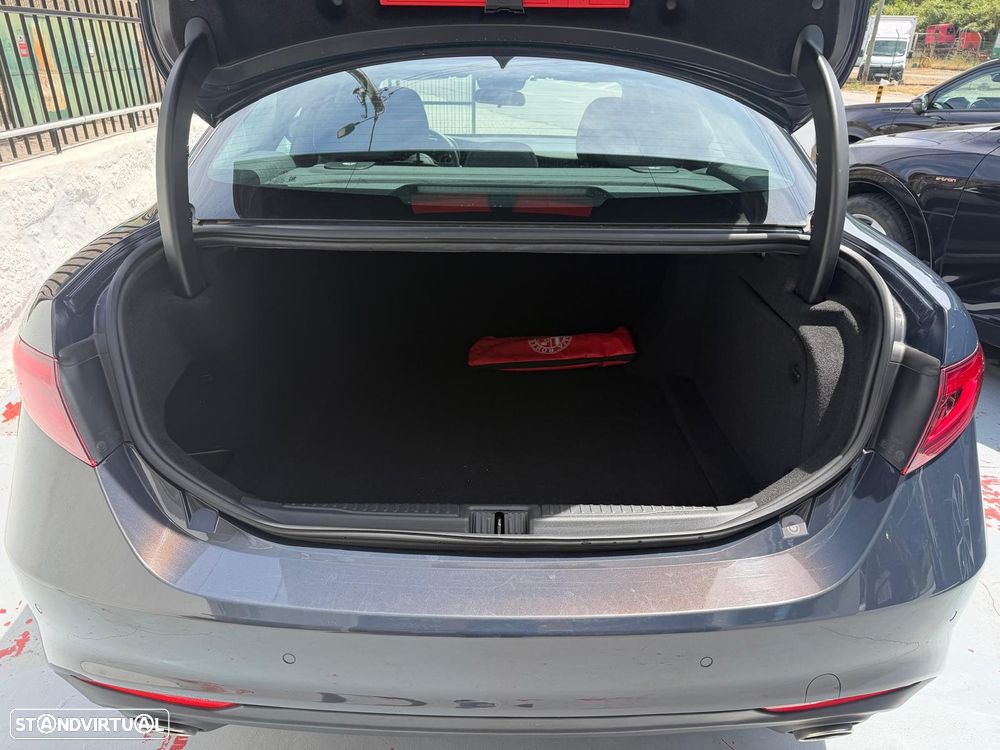 Alfa Romeo Giulia 2.2 D Super AT8 - 26