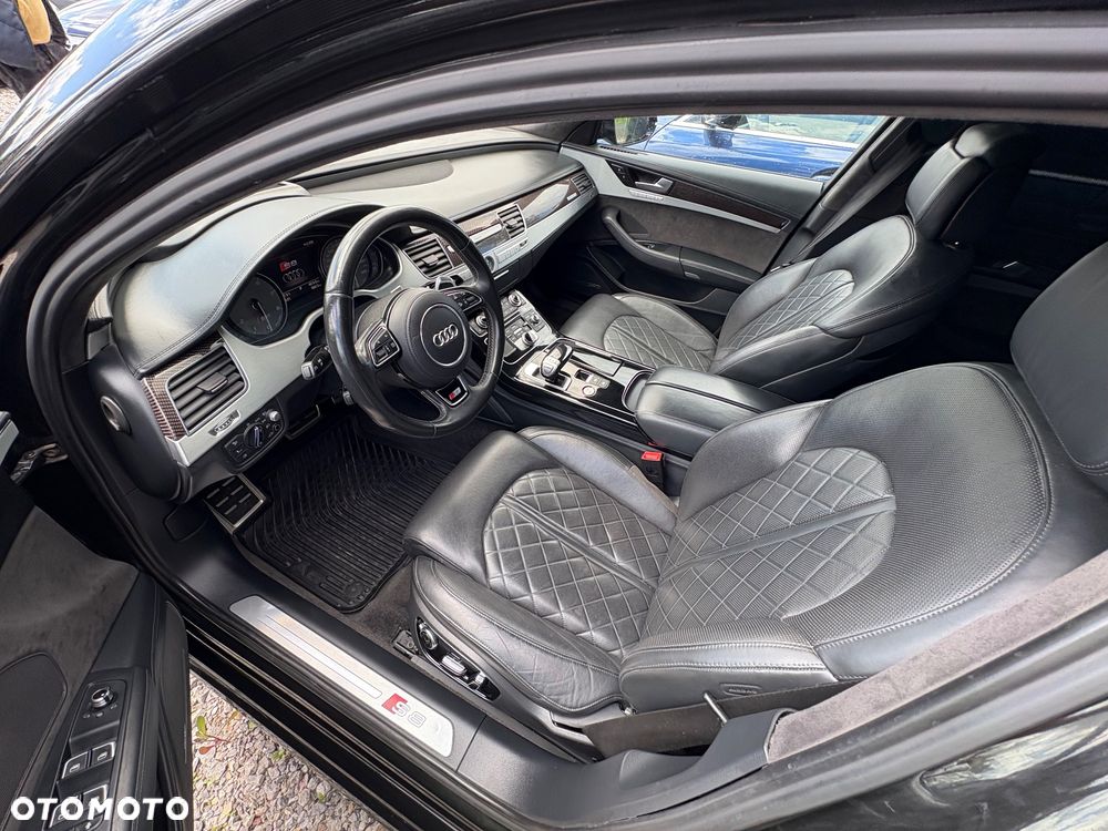 Audi S8 Plus - 18