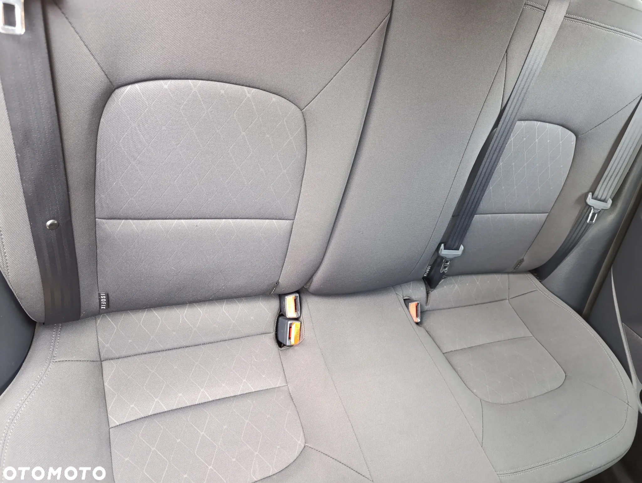Kia Rio 1.2 L - 5