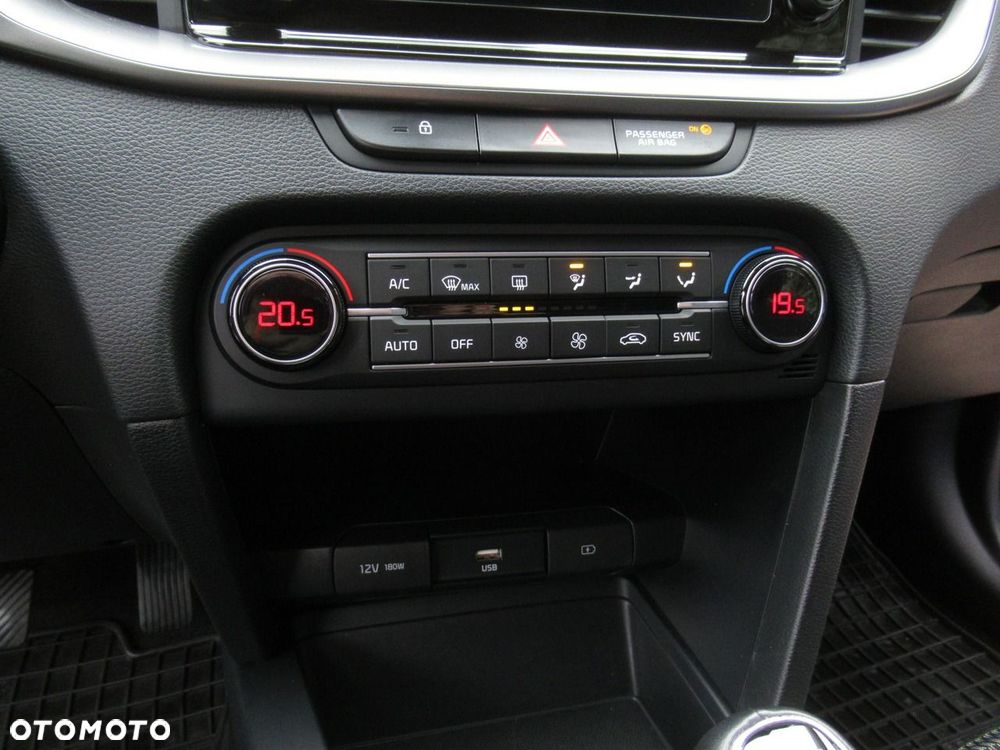 Kia Ceed 1.5 T-GDI M - 17