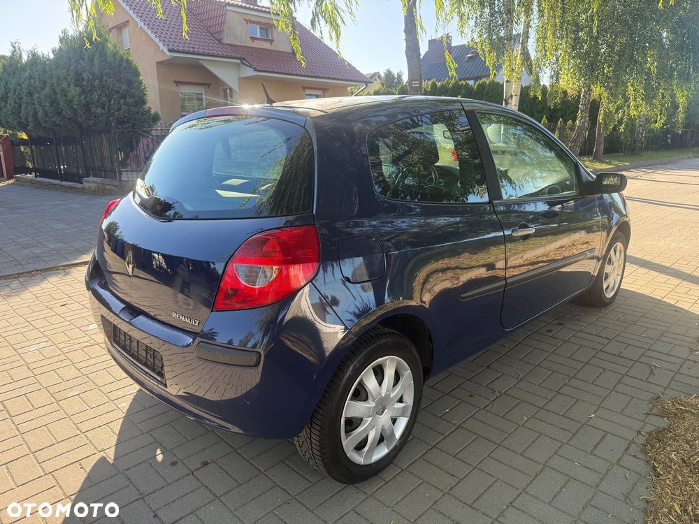 Renault Clio 1.6i 16V - 4