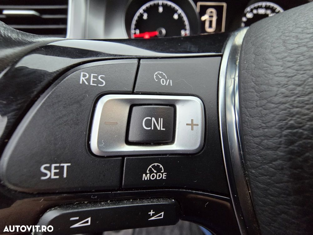 Volkswagen Golf - 17