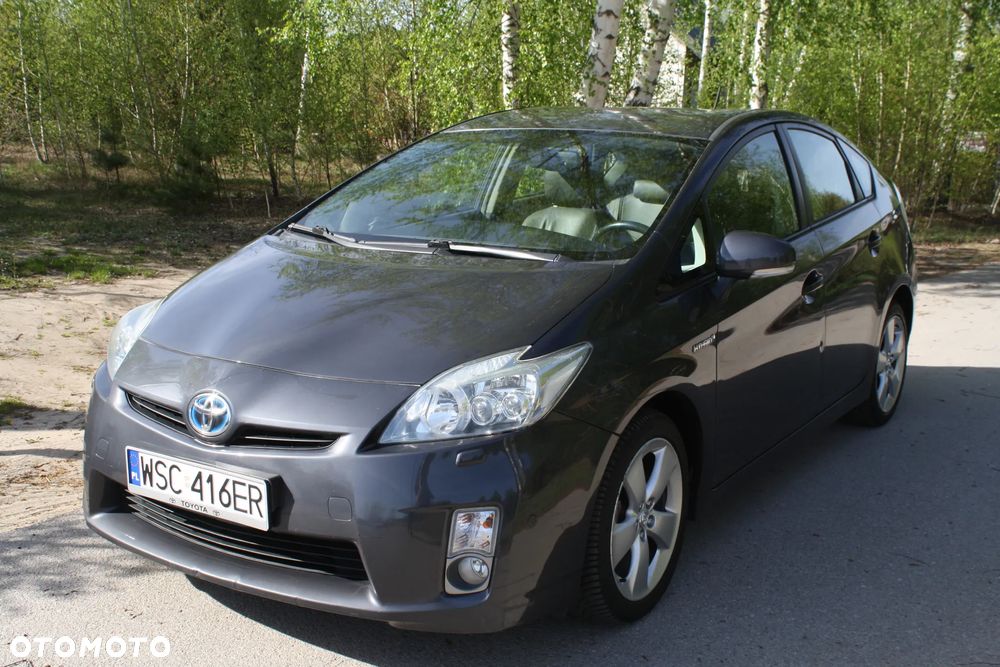 Toyota Prius (Hybrid) Executive - 7