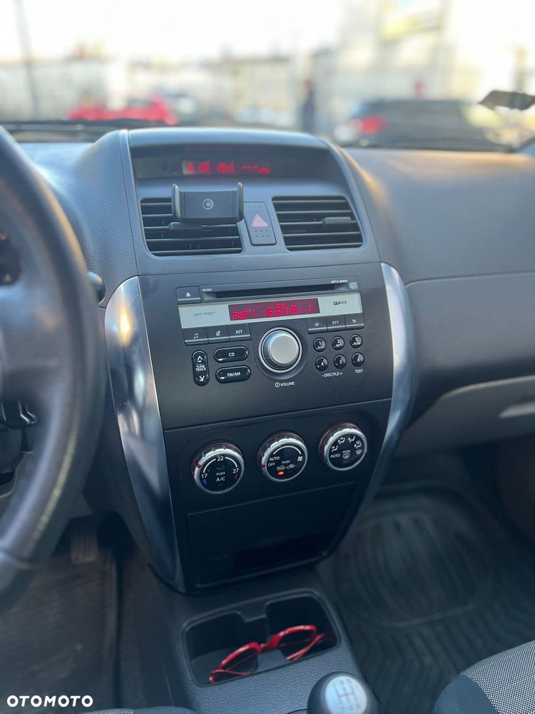 Suzuki SX4 1.6 VVT 4x2 Comfort - 16