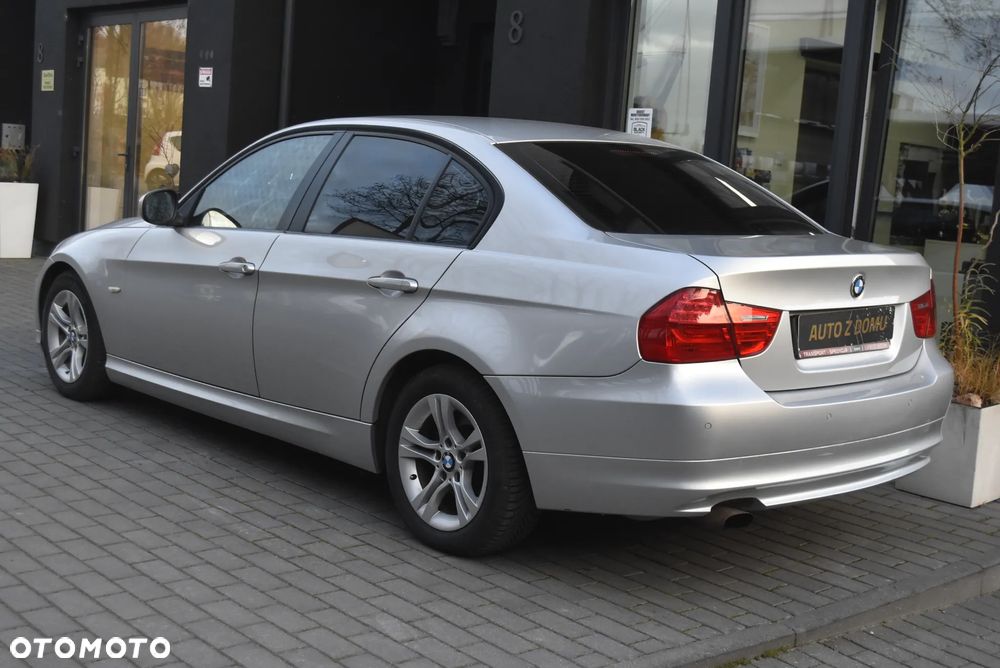 BMW Seria 3 318i Edition Sport - 4