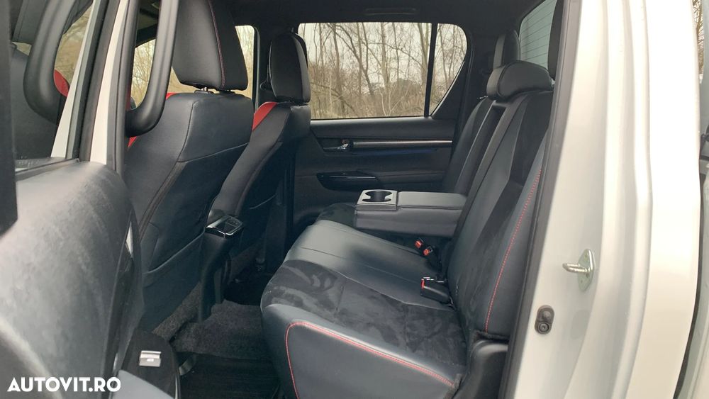 Toyota Hilux 2.8D 204CP 4x4 Double Cab AT GR Sport - 13