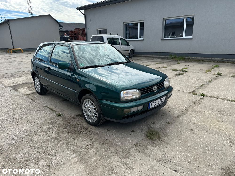 Volkswagen Golf - 1