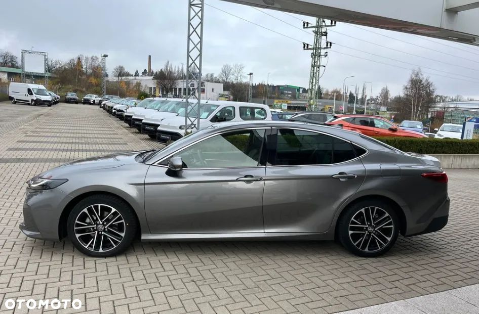 Toyota Camry 2.5 Hybrid Dynamic Force Executive e-CVT - 3