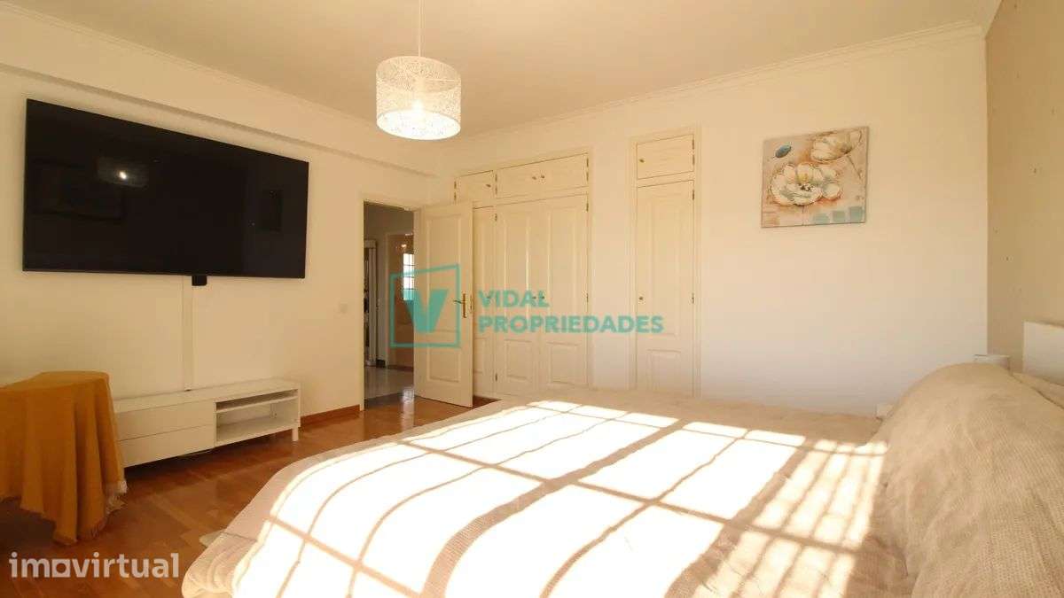 Moradia T7 com piscina e garagem em Loulé - Grande imagem: 4/50