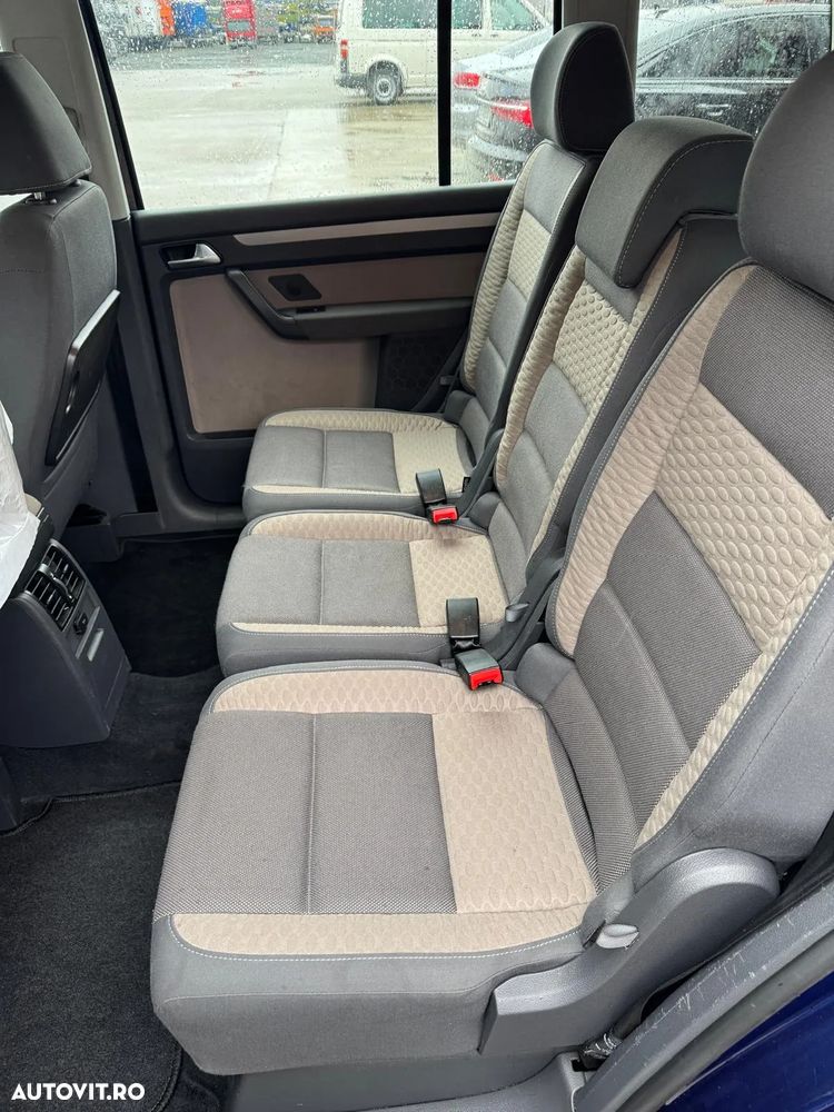 Volkswagen Touran 2.0 TDI DPF DSG Cross - 16