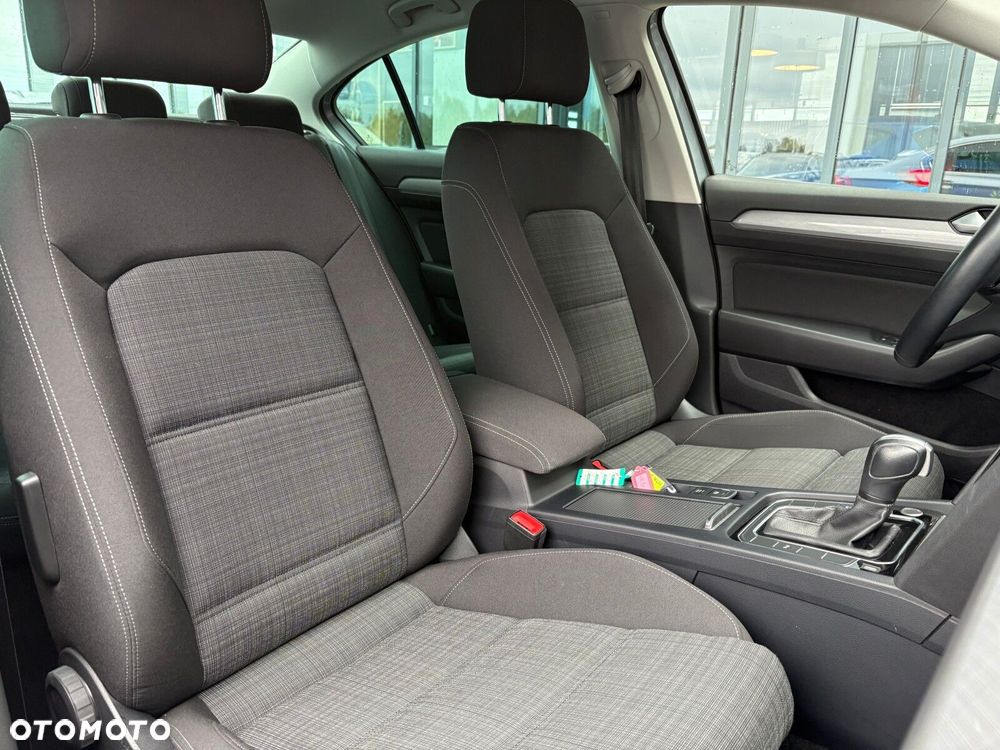 Volkswagen Passat - 17