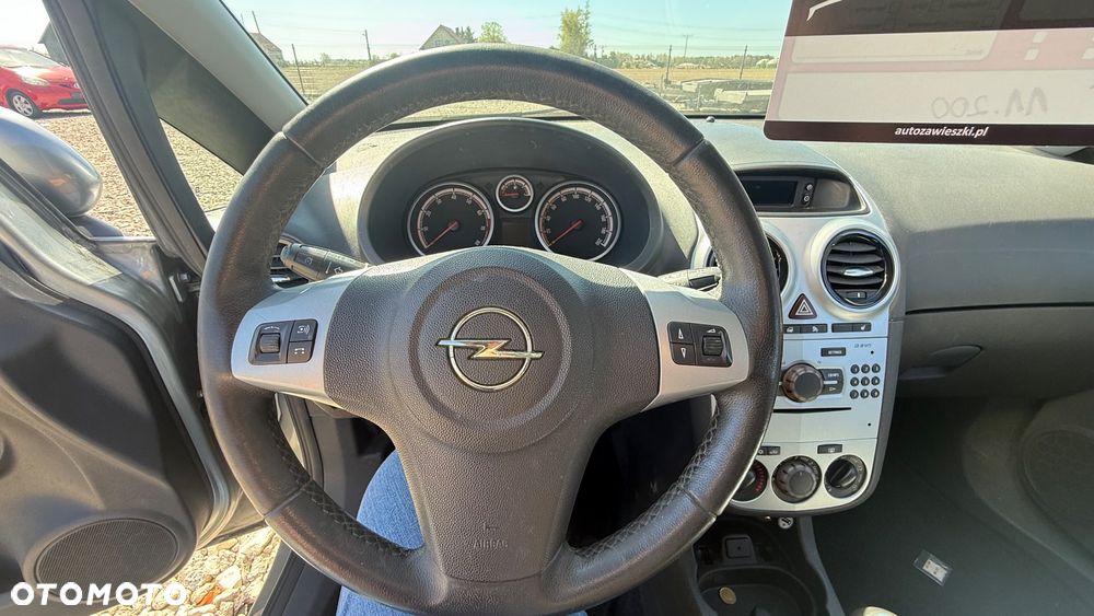Opel Corsa 1.4 16V 150 Jahre - 13