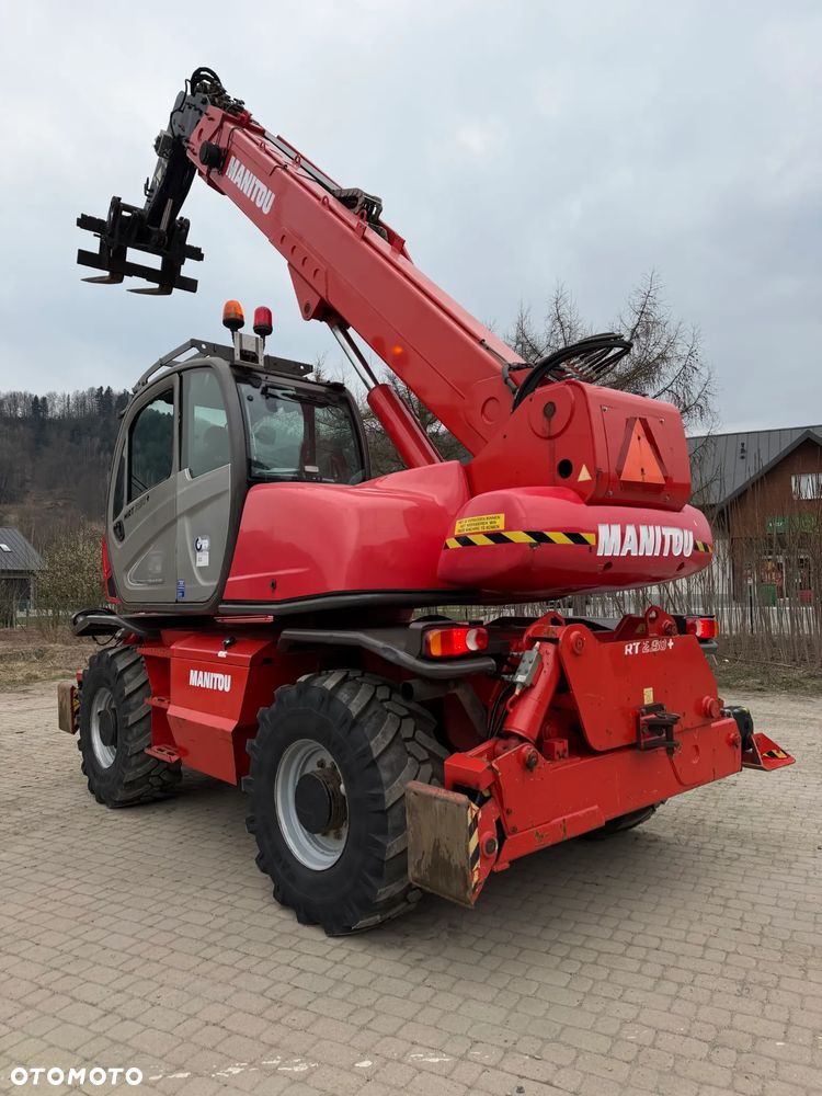 Manitou MRT2150+PRIVILEGE Ładowarka teleskopowa 4x4 ROTO 21metrów. Bez AdBLUE bez DPF. udźwig 5ton jak Nowa z Norwegii 4900mtg. 2015rok. Obrót pełny. Zero luzów wycieków. Zadbana maszyna z Fermy Norweskiej. Silnik 160 Km. AUTEC zdalne sterowanie. Ani deka luzów czy wycieków. Opony jak Nowe. Pełny Oryginał. Niski przebieg. Stabilizatory. Zamki na tłokach. OKAZJA - 4