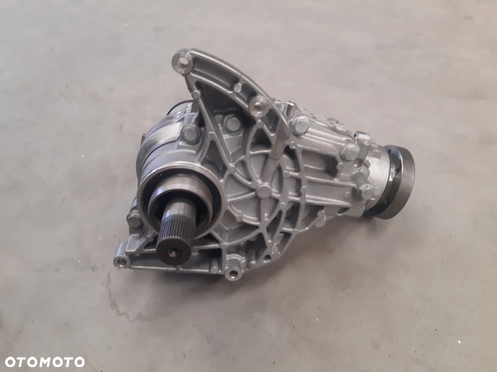 REDUKTOR PRZEKŁADNIA KĄTOWA SKRZYNIA ROZDZIELCZA VW T6 4X4 0AX409053B - 2