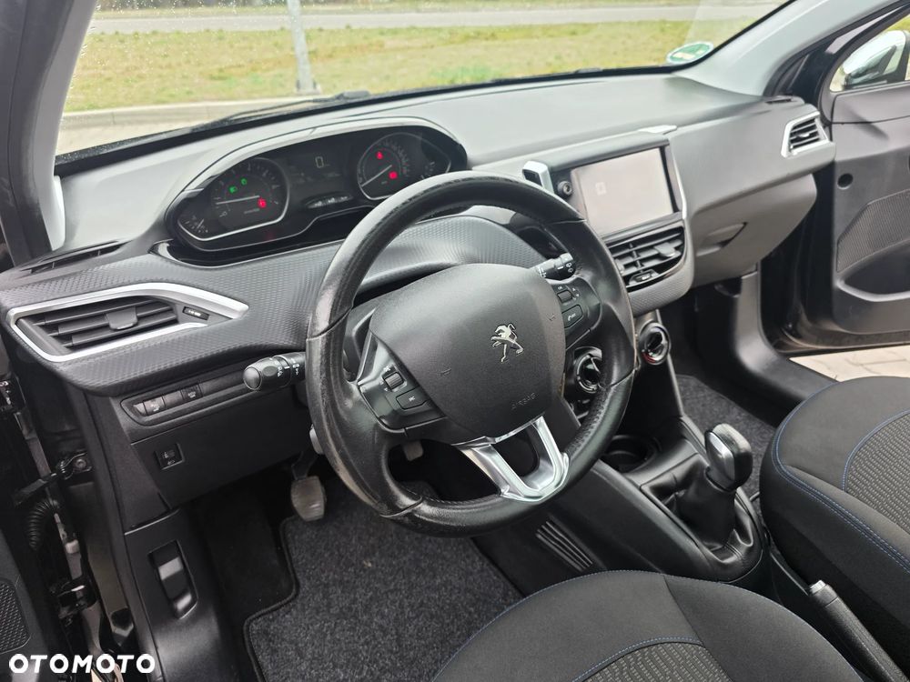 Peugeot 208 PureTech 82 Start & Stop Style - 23