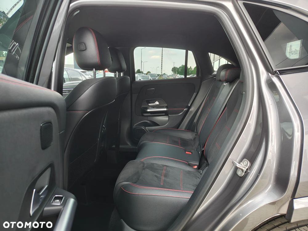 Mercedes-Benz GLA 200 AMG Line - 15