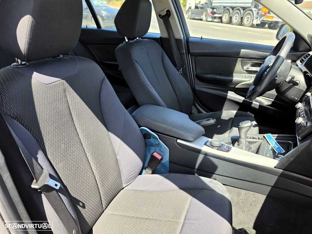 BMW 318 d Line Modern - 28
