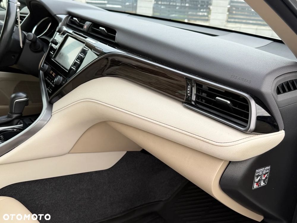 Toyota Camry 2.5 Hybrid Prestige CVT - 23