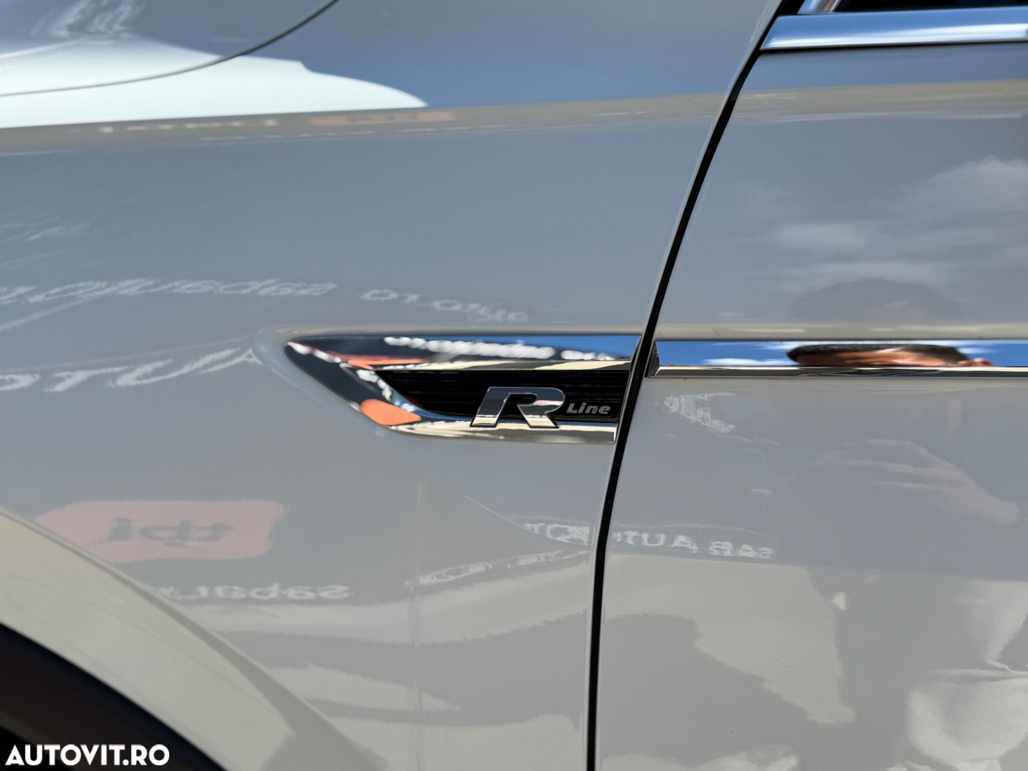 Volkswagen Tiguan 2.0 TDI SCR DSG R-Line - 17