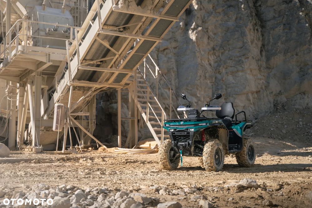 CFMoto CForce - 8