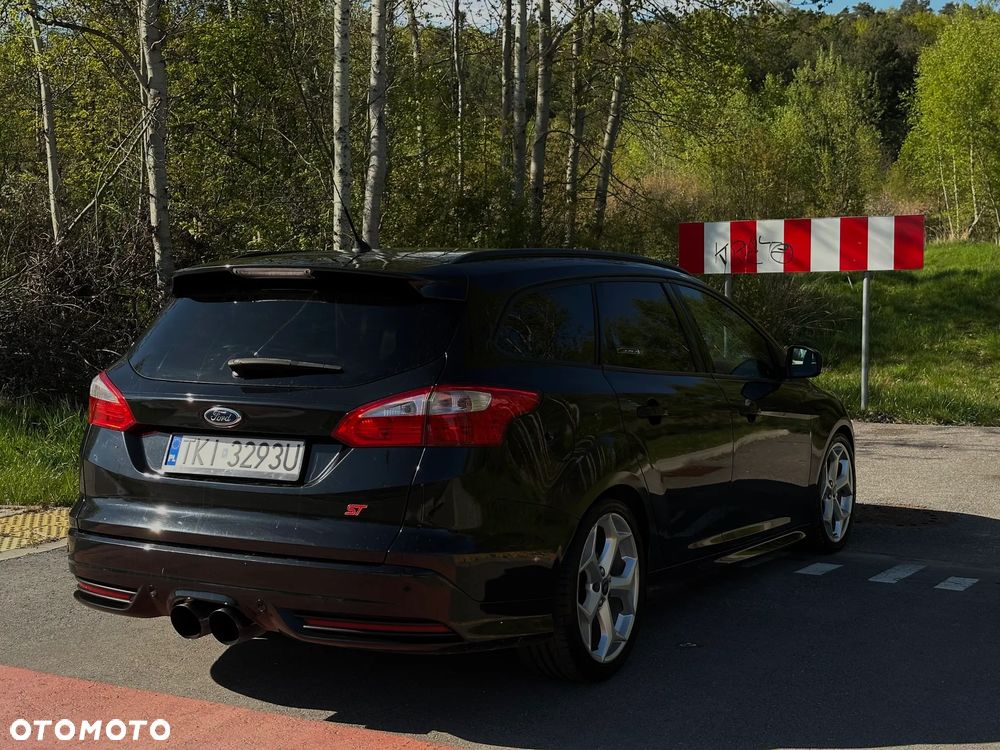 Ford Focus 2.0 EcoBoost ST mit Leder-Sport-Paket - 14