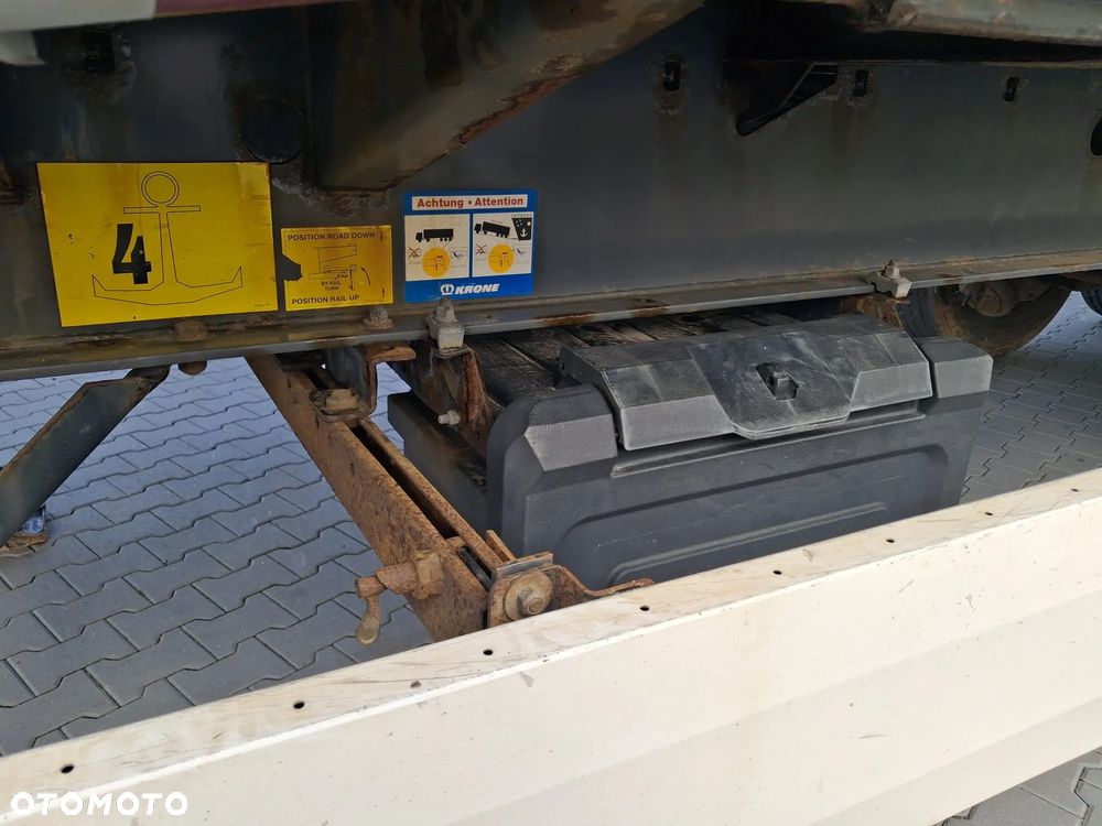 Krone Standard, Firanka, Mocowania promowe, Podnoszony zderzak - 6