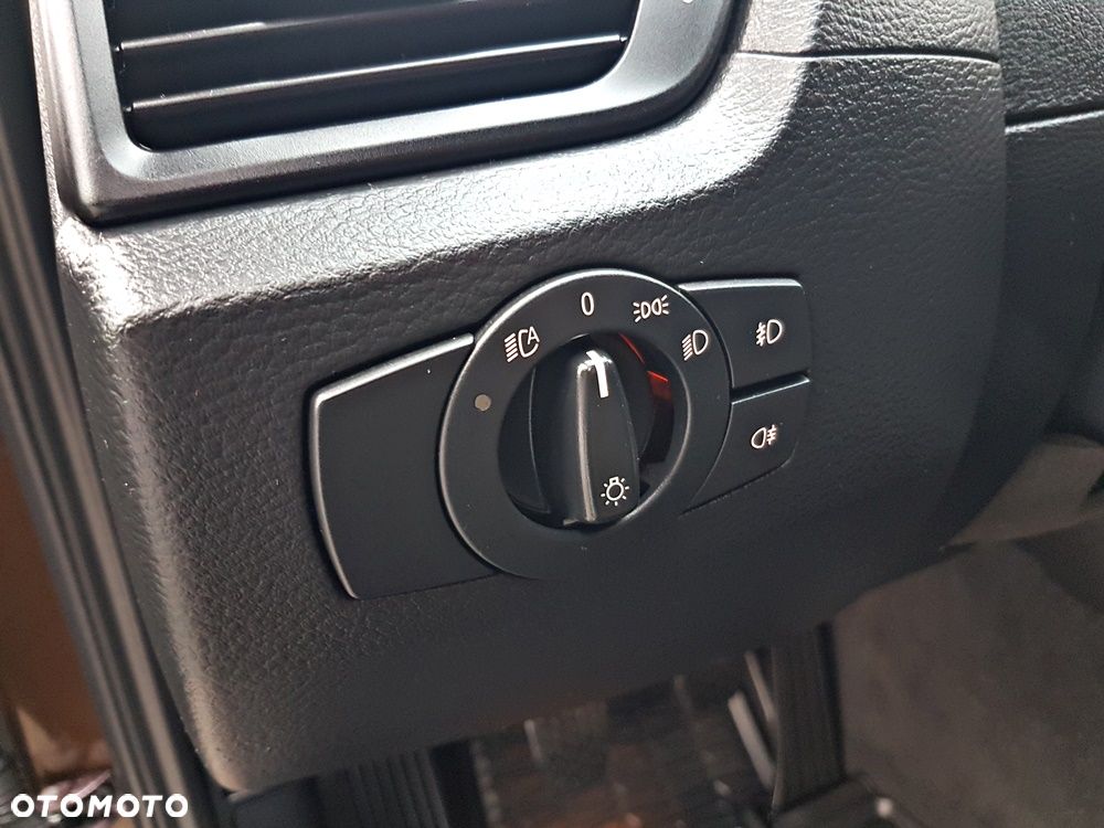 BMW X1 sDrive18d xLine - 17