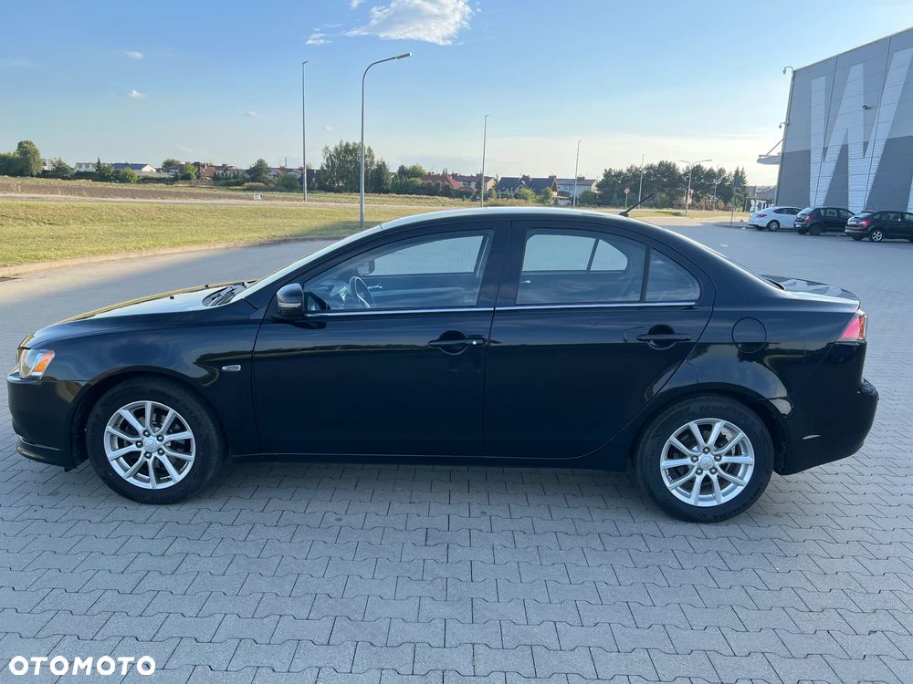 Mitsubishi Lancer 1.6 Invite - 2