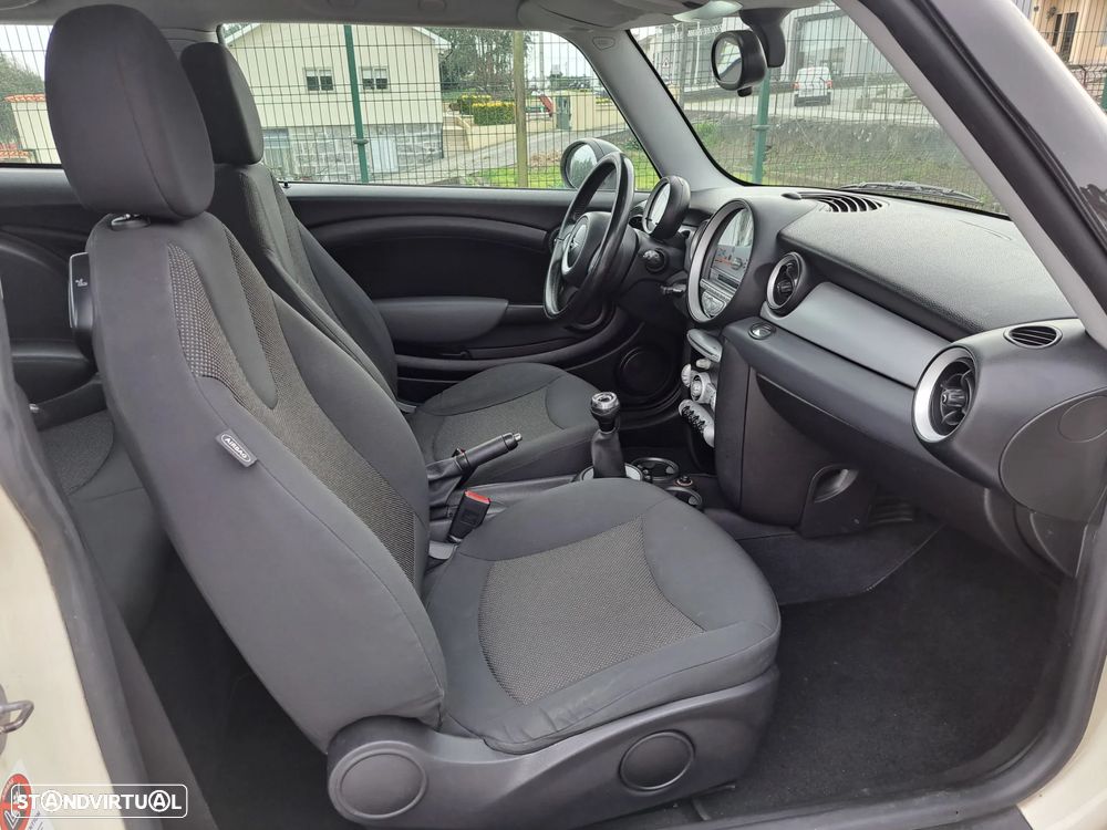 MINI 3 Portas Cooper D - 11