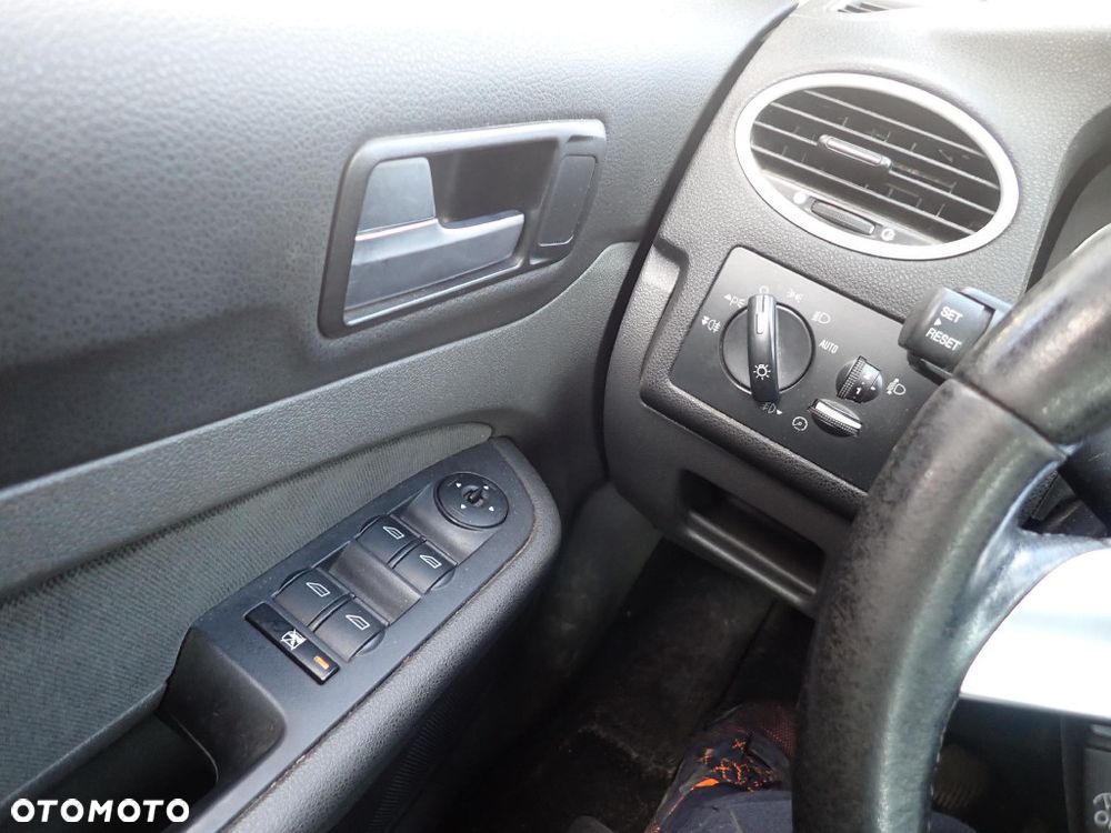 CZĘŚCI - Ford Focus II MK2 2,0 TDCI 136KM SEDAN 6B lakier Z3 2005r. INDEX - 9921 - 12