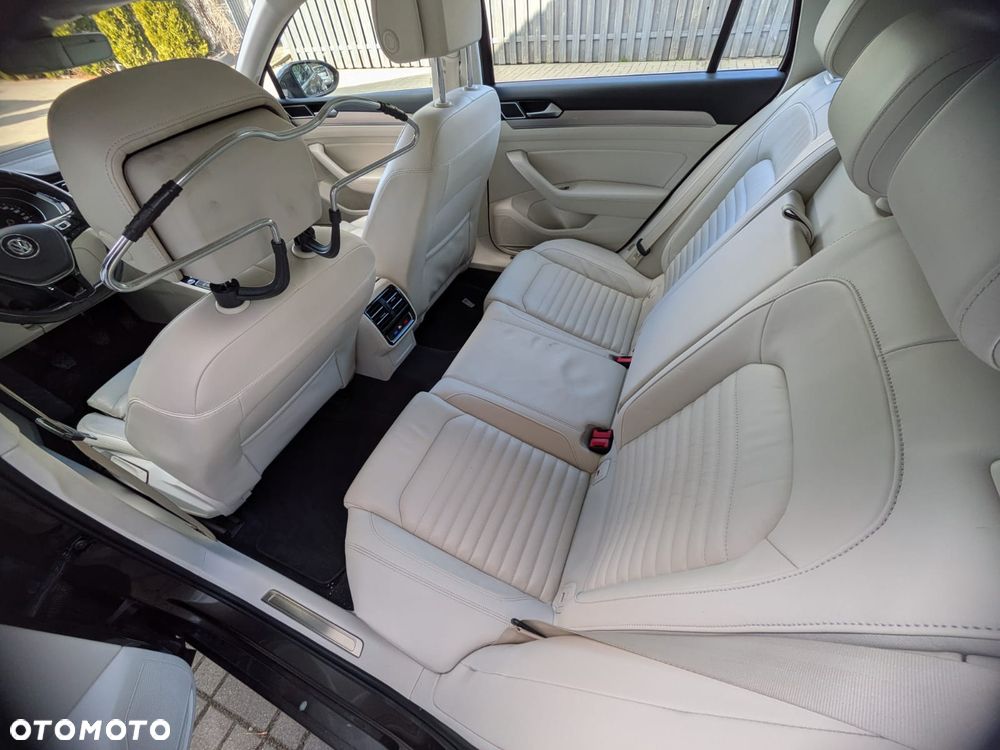 Volkswagen Passat Variant - 15