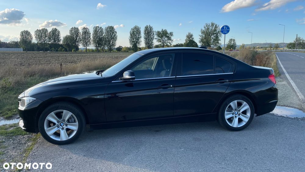 BMW Seria 3 318d Sport Line - 14