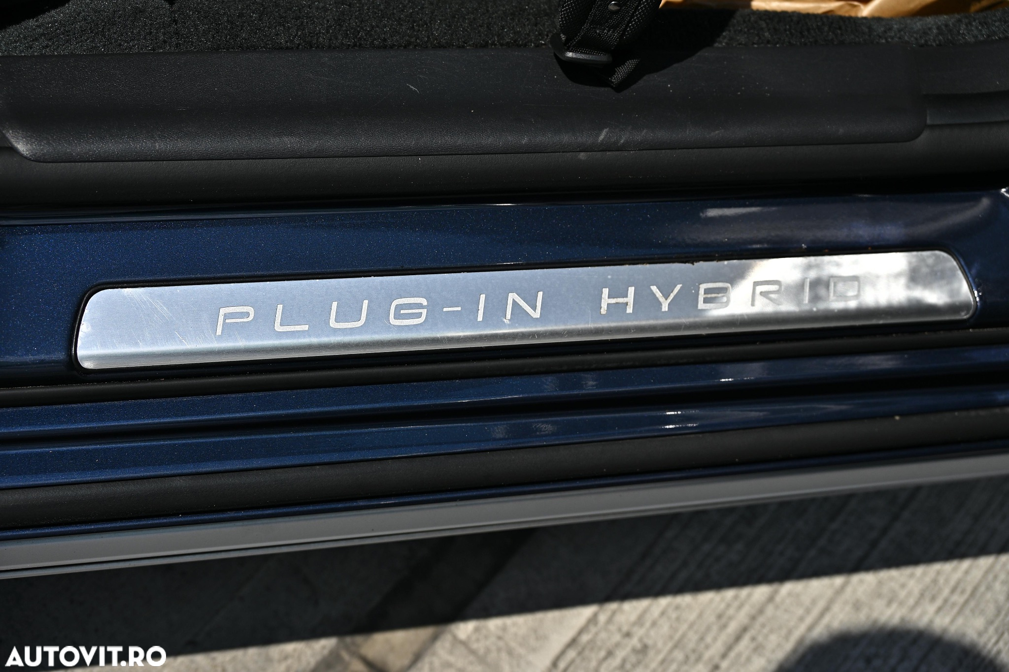 Volvo V60 D6 Plug-In-Hybrid AWD Geartronic Summum - 27