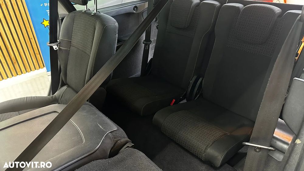 Renault Grand Scenic - 9