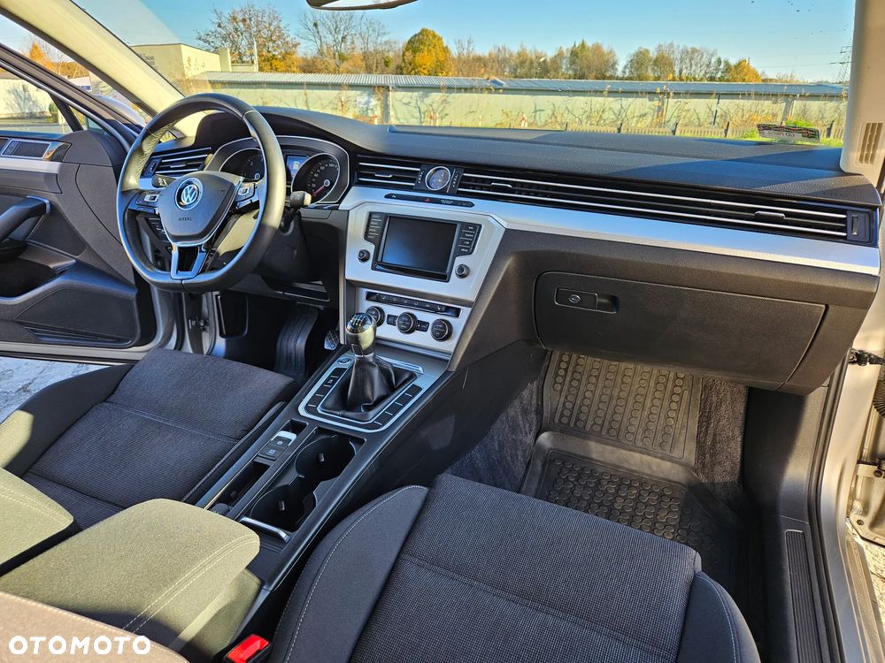 Volkswagen Passat 2.0 TDI BMT Comfortline - 10