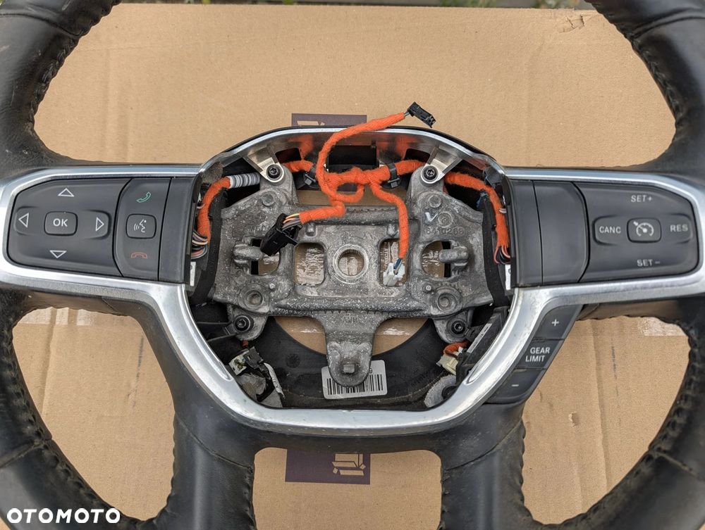 KIEROWNICA MULTIFUNKCYJNA DODGE RAM V 641038000D - 3