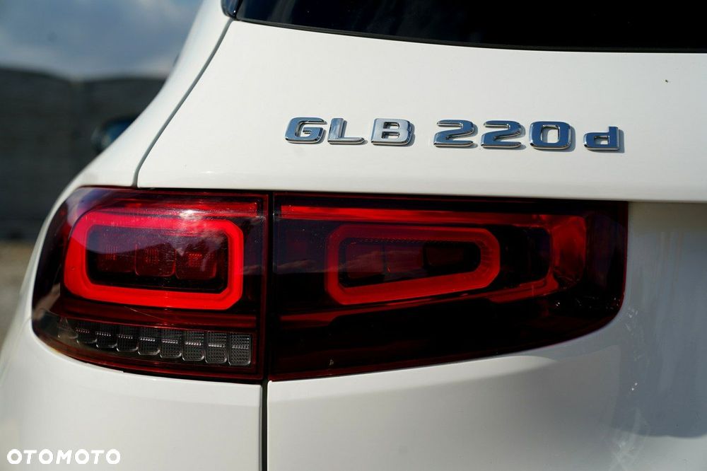 Mercedes-Benz GLB - 13