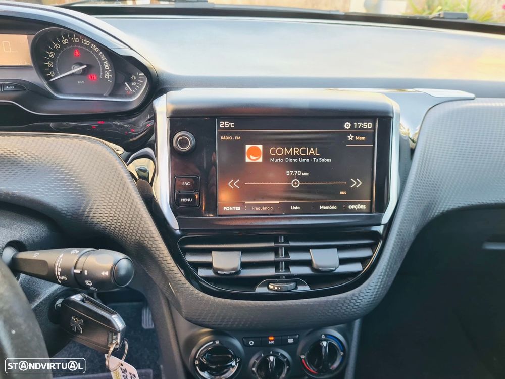 Peugeot 2008 1.2 PureTech Style - 40