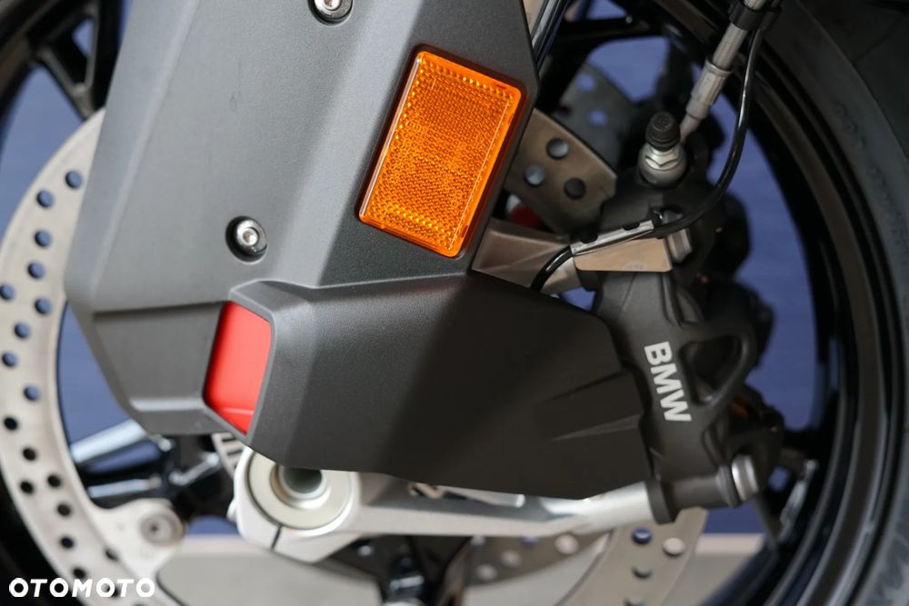 BMW S - 20