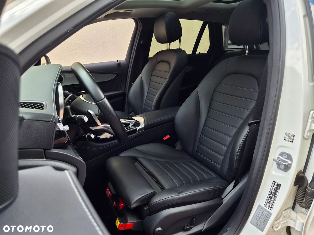 Mercedes-Benz GLC 250 4Matic 9G-TRONIC AMG Line - 8