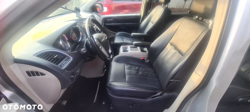 Chrysler Town & Country 3.6 Touring - 16