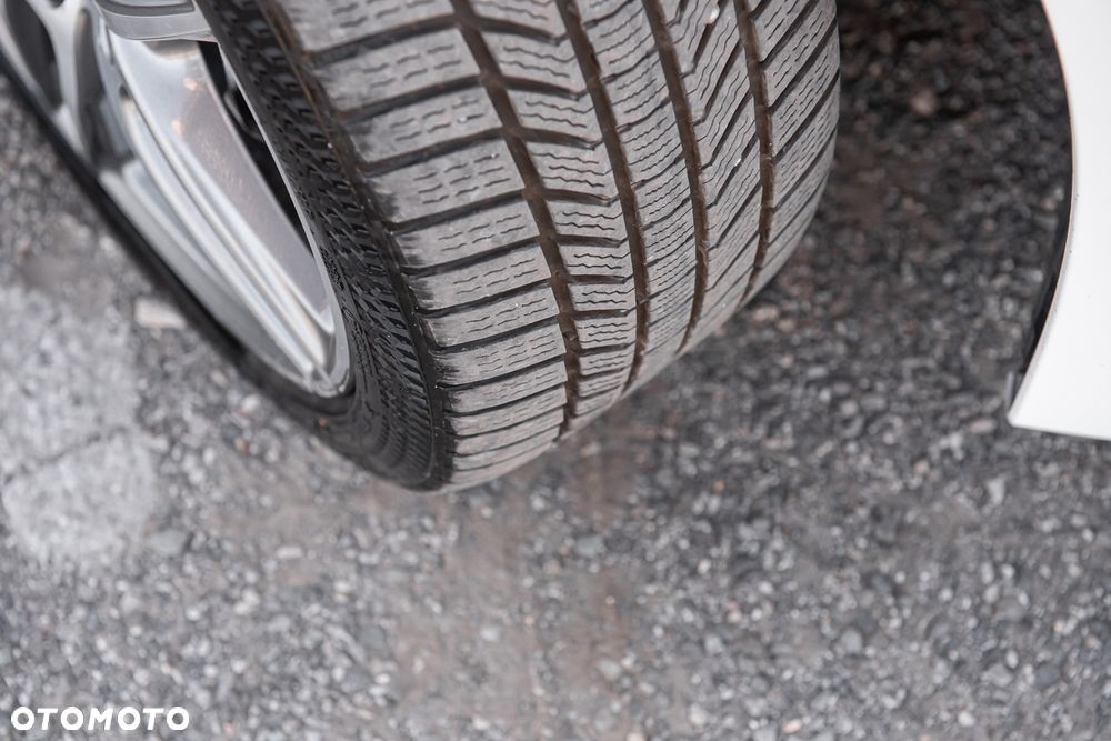 Mercedes-Benz CLA 220 4Matic 7G-DCT AMG Line - 32