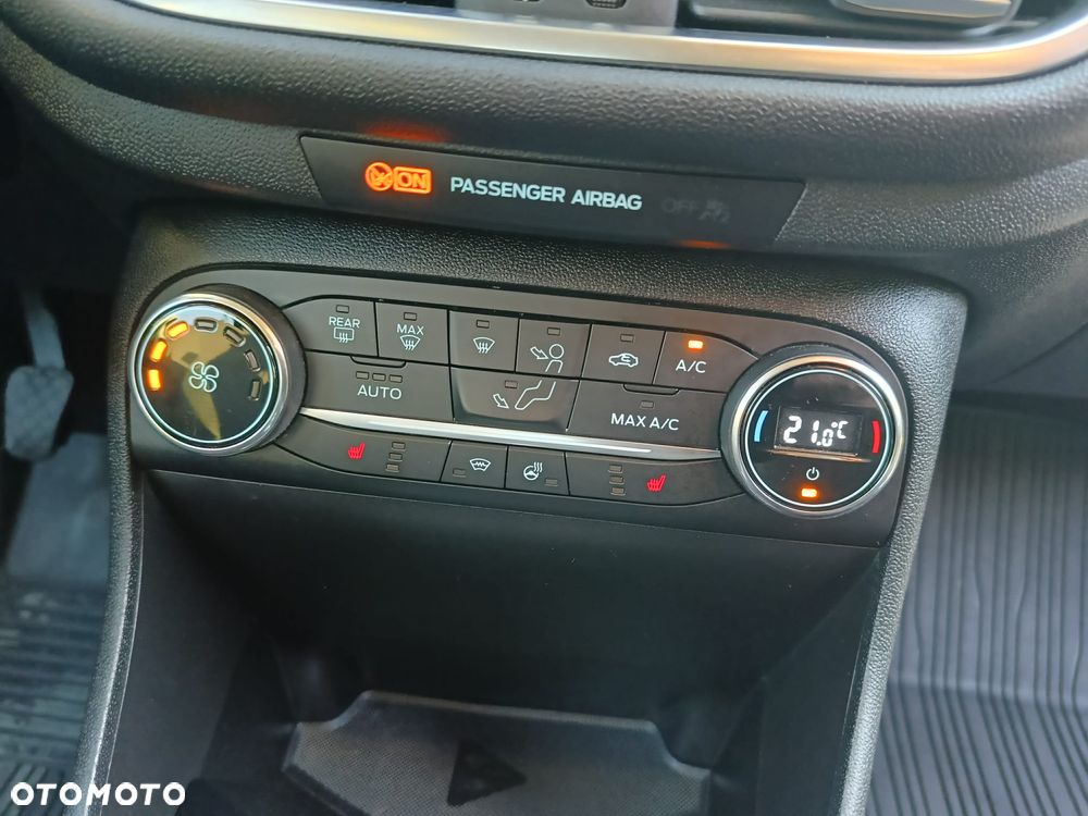 Ford Fiesta 1.0 EcoBoost S&S TITANIUM - 17