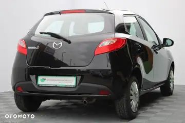 Mazda 2 2011 photo 3