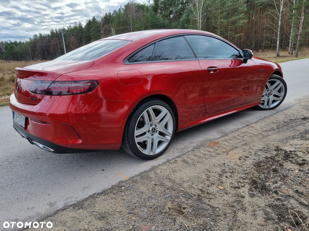 Mercedes-Benz Klasa E 400 4Matic 9G-TRONIC AMG Line - 4